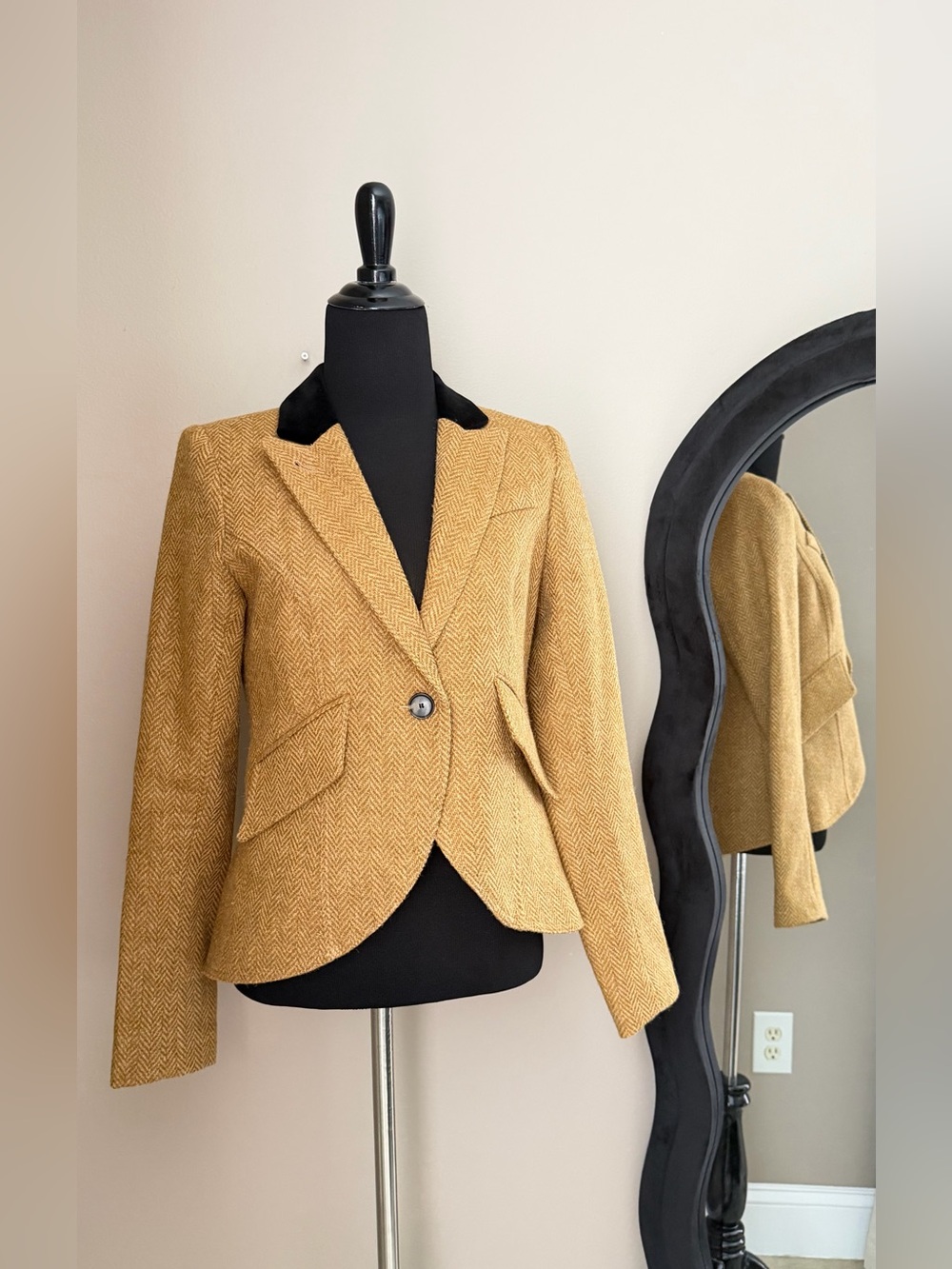 SMYTHE Blocked Birkin Blazer in Mustard Tweed Herringbone / Black Velvet Collar